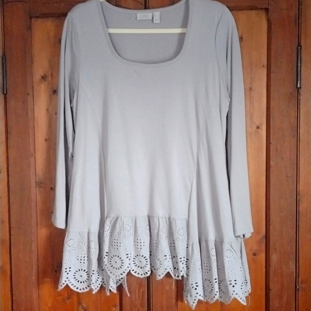 LOGO by Lori Goldstein Eyelet Ruffled Top NWOT Smal